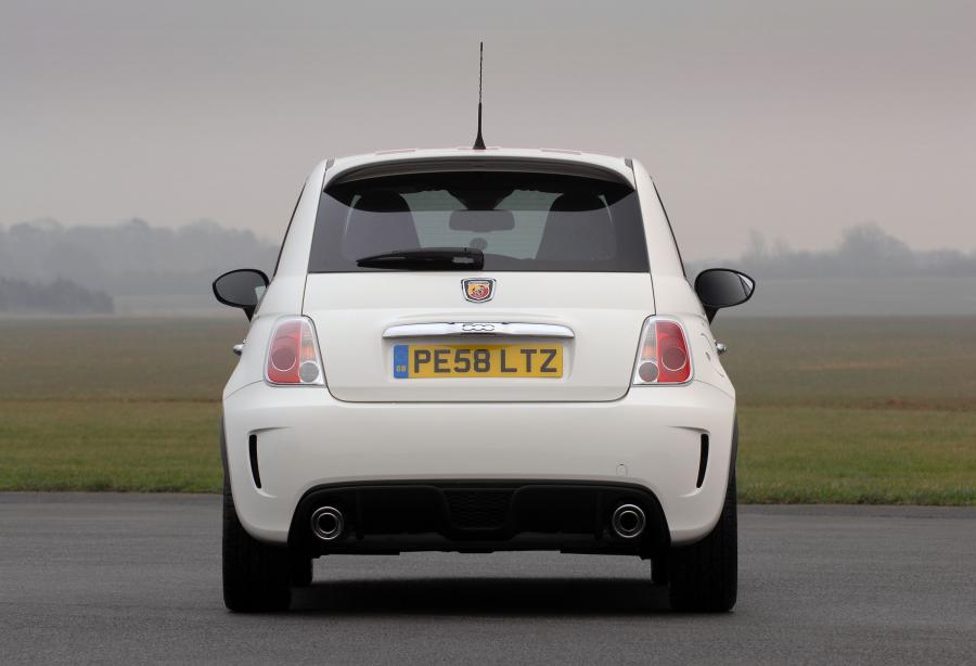  Abarth 500 2009 года  (UK) (фото 30 из 43)